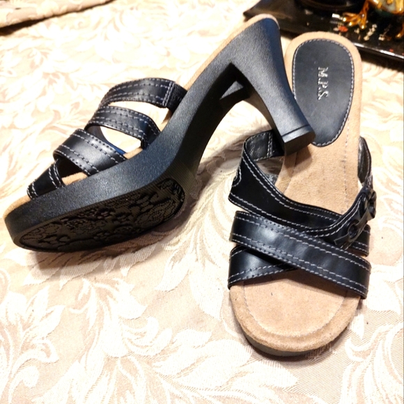 🖤 Adorable Vintage Deadstock Black & Tan Strappy Slide Buckle Heels - 7.5M - Picture 3 of 16